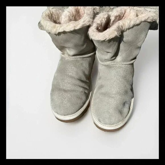 UGG PLATINUM GOLD SPARKLE FUR BOW SUEDE SHEEPWOOL BOOTS SIZE US 7/ EUR 38 - Picture 3 of 9